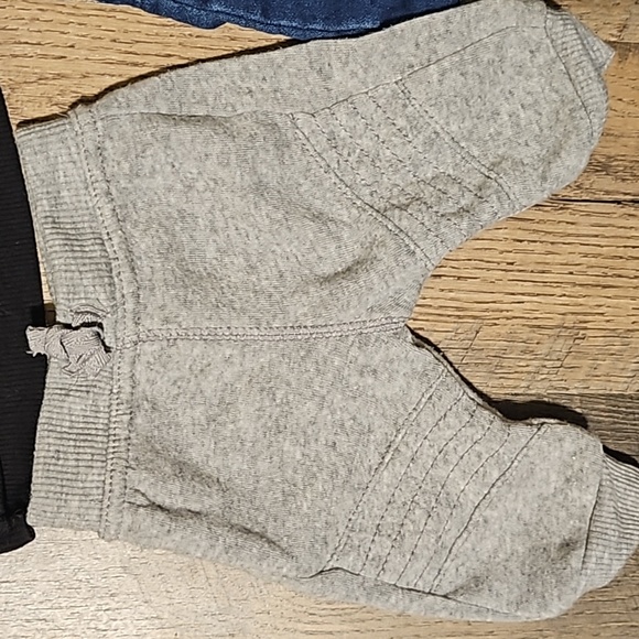 *BUNDLE* 3 NEWBORN BOY OUTFITS - Picture 3 of 7